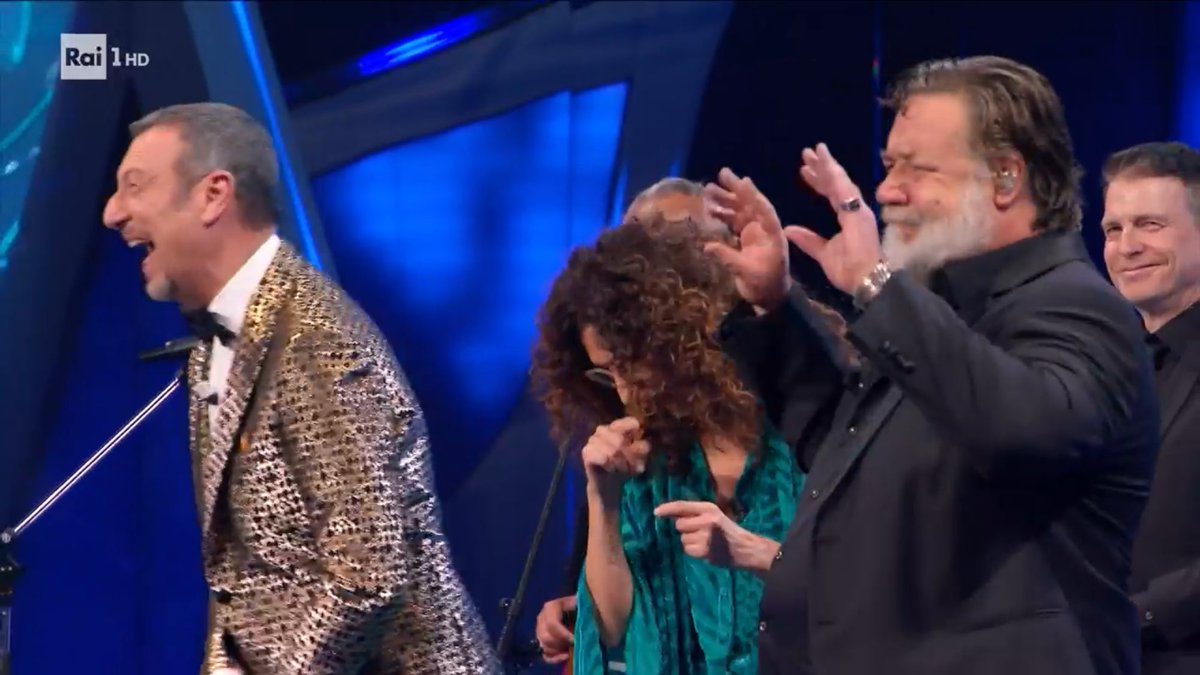 alice_wonder777's tweet photo. anche Russell Crowe la tocca pianissimo

#Sanremo2024 https://t.co/CW6FsvV5OF