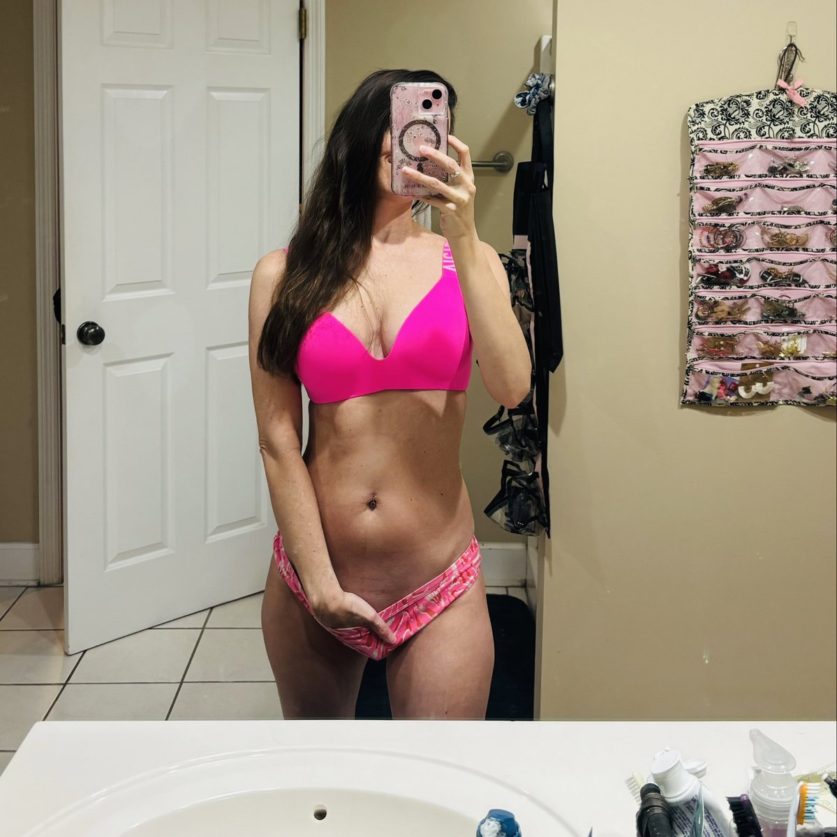knotsandboots's tweet photo. I hope everyone had a good day…if not…here’s a little extra from this morning…maybe this will make it better! 🩷#Pink #VictoriasSecret #UnderThings #Nurse #Milf @knotsandboots https://t.co/AbNbIZ7DV6