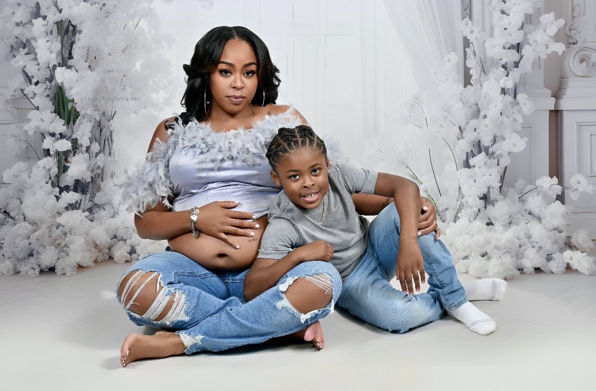 k_micole's tweet photo. Just a late update🤰🏽💙 #powellgang #partyof4 https://t.co/ipqHS1EUhl