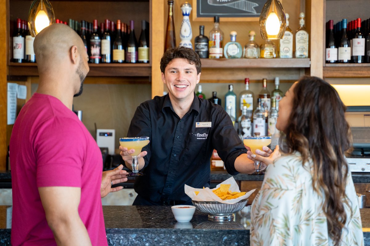 FireflyEatery's tweet photo. Round up your crew and head over to Firefly for Super Bowl Sunday!

Dive into game day vibes February 11th from 3pm-8pm with delectable bites and refreshing sips while you cheer for your favorite team. 🏈🍻

#TheDanaHotel #FireflyEatery https://t.co/g1dhQHlCzT