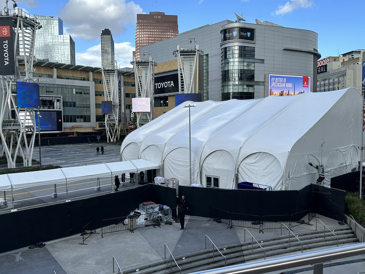 Big day here in L.A. Kobe’s statue will be unveiled soon inside the tent and we’ll have full coverage starting at 3 pm PT on @spectrumsportsnet Join @geeter3, @jamesworthy42, @al.clifton, @LakersReporter and me for a special two-hour show.