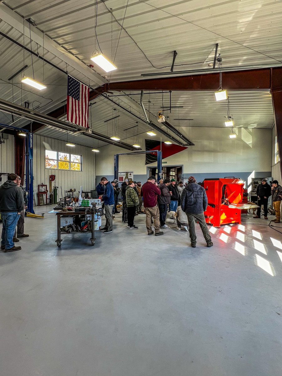 DmacDeere's tweet photo. Between Long Island and New Jersey we hosted over 60 participants for reel theory and education. This is a continuous reminder of how proud I am to be part of company that puts education 1st  in our industry. Special thanks to @StorrTractor for setting these events up! https://t.co/uGnz4Ygzdu