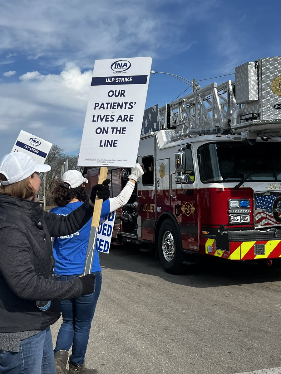 joesunionnurses's tweet photo. We just wrapped day one of our ULP strike protesting Ascension’s implementation of an offer we rejected. You can join us on the line tomorrow and through the weekend or stop by our town hall tonight at 7pm at the Joliet downtown library! https://t.co/Jbrr9n0Q5t