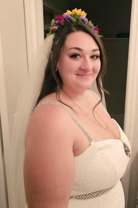 Sooooooo... IM MARRIED 💜 @randomefoxo https://t.co/fBk8ale5zv<a class="tags" target="_blank" title="On Twitter" href="/?out=eyJ0eXAiOiJKV1QiLCJhbGciOiJIUzUxMiJ9.eyJpYXQiOjE3MjU0MzU2MDcsImlzcyI6InR3cG9ybnN0YXJzLmNvbSIsIm5iZiI6MTcyNTQzNTYwNywiZXhwIjoxNzU2OTcxNjA3LCJyZWRpcmVjdF91cmwiOiJodHRwczovL3R3aXR0ZXIuY29tL3JhbmRvbWVmb3hvIn0.hGdz0fOWUlmbc46TVJczB5EEXY3mP1etg4zN6V8tWVIH7WA98QCU0qFGQWAHmdlJzJkChDGIWeDUwr2Y8oj0IQ">@randomefoxo</a><a href="/tag/bread"class="tags"><span>#bread</span></a>