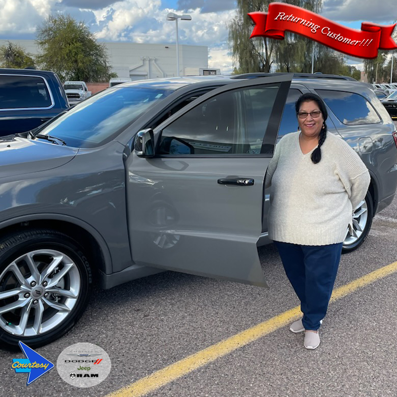 CourtesyCDRSS's tweet image. Janet Johnson  returned to upgrade ⬆️ her #DodgeDurango to this beautiful 2023 model, assisted by Steve Hefter. Interested in a quality #CourtesyCDJRSuperstitionSprings vehicle, call Steve at 480-569-2991. #TheCourtesyWay #CourtesyCDRAZ #Durango #ScottsdaleDodge #DrHefter4CDJR