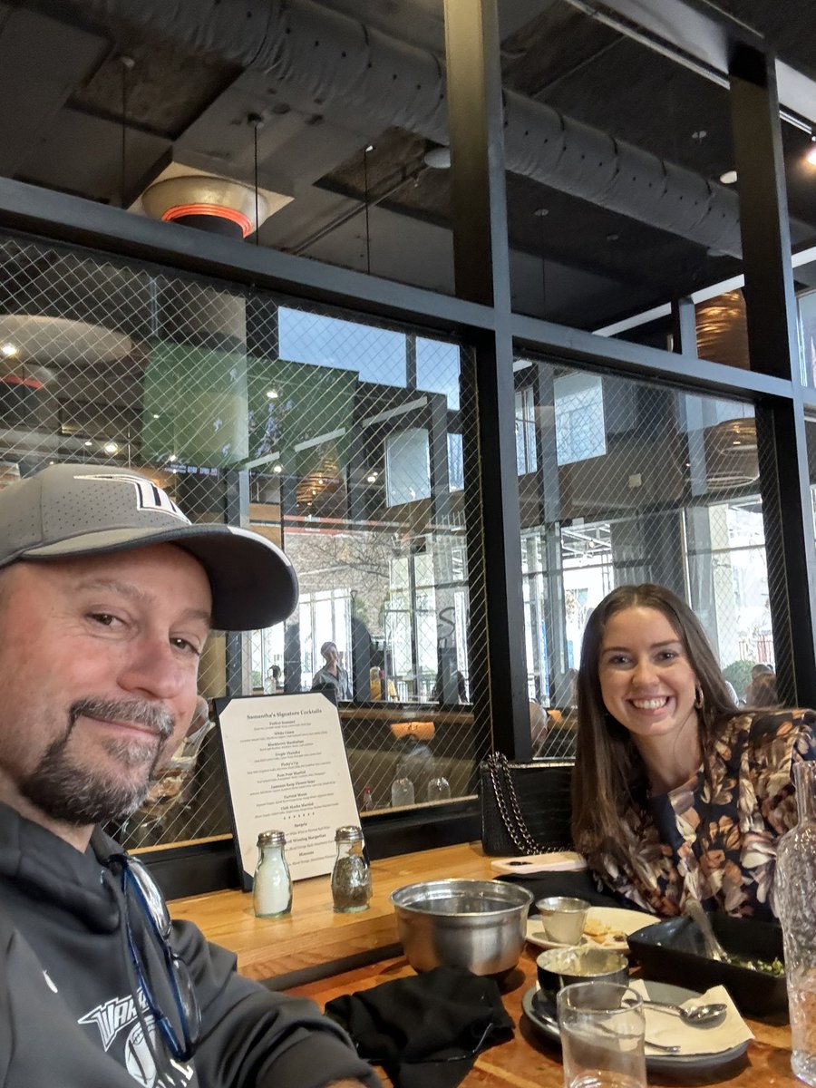EricCohu's tweet photo. Enjoyed Lunch with @CassieCohu!! https://t.co/ZLW3nDPZuR