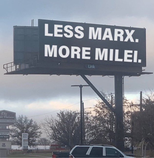 El Peluca Milei tweet media