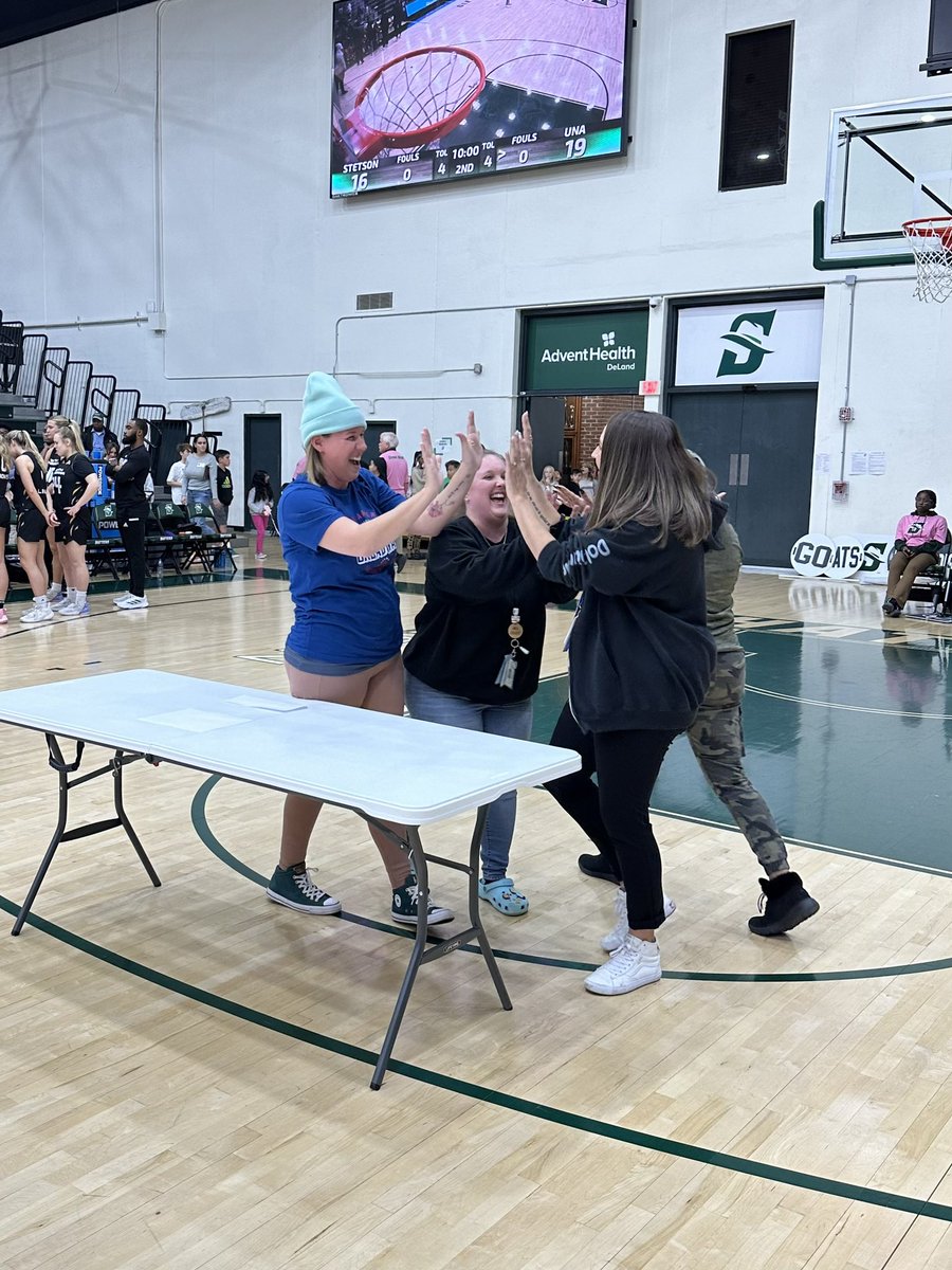 VCS_Partners's tweet photo. Today’s @StetsonU Elementary Day was a huge success, w/ over 600 3rd - 5th grade students participating from @volusiaschools. @CypressCreekES, @WoodwardStars, @BlueLakeDolphin, & @FreedomVolusia all participated, and represented us well!
#ElementaryDay #Basketball https://t.co/Y1BQaOVOGx
