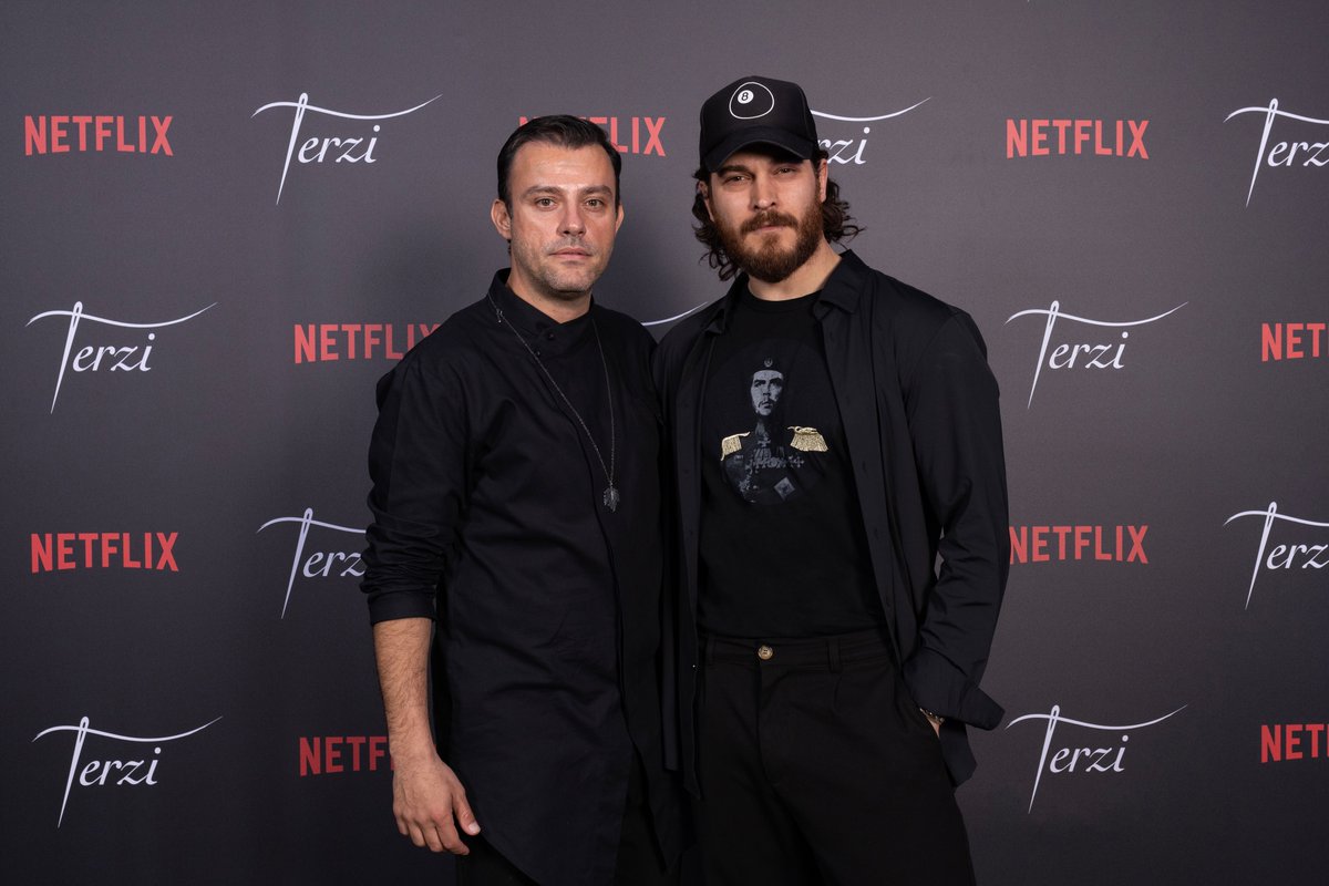 IstanbulNovart's tweet photo. Terzi for @netflixturkiye 

Creative Design and Production: @istanbulnovart
https://t.co/hX0MhDofhZ
Creative Director: Mehmet Pehlivan
https://t.co/BTqKbICSI7
Photographer: Uğurcan Tüzel
Line Producer: @kaan_kurtulus

#Netflix #CagatayUlusoy #SalihBademci #ŞifanurGül https://t.co/YsYxayHCcB