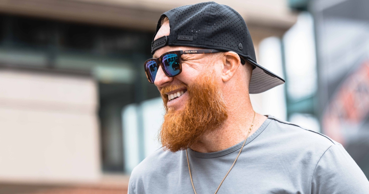 Protect your eyes like the pros. When @redturn2 is cruising around town, he knows how to protect his eyes from all elements. ->> bit.ly/venice_tw #Kaenon #JustinTurner #ClearlyBetter
