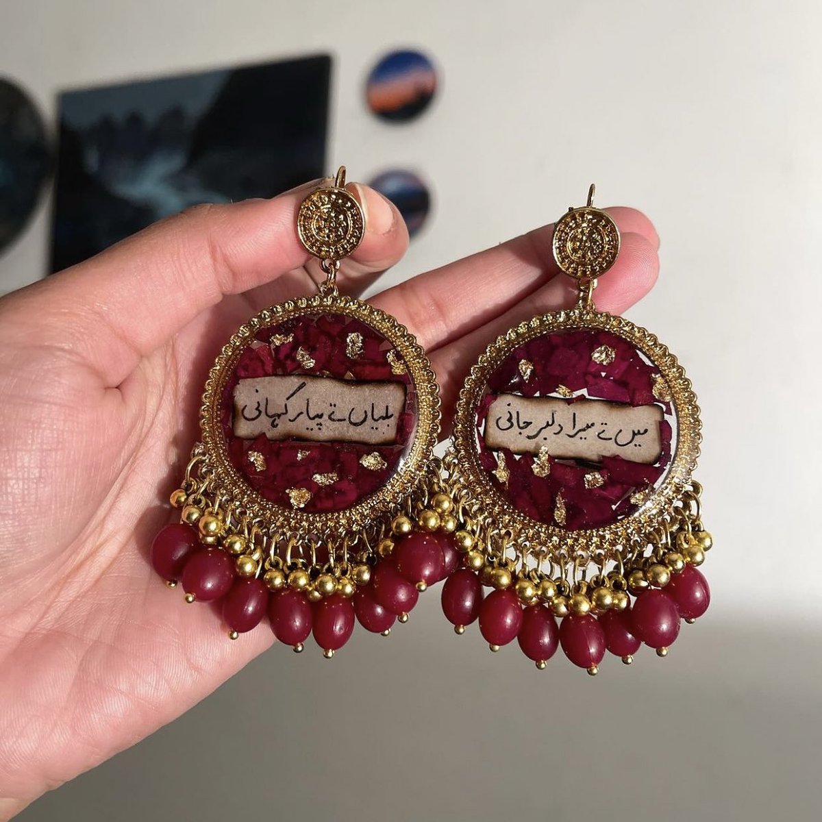 sunflwrsunset's tweet photo. goharjewels now ships worldwide pls remember that for my birthday this year guys. thanks. https://t.co/4bBqnL8AvB