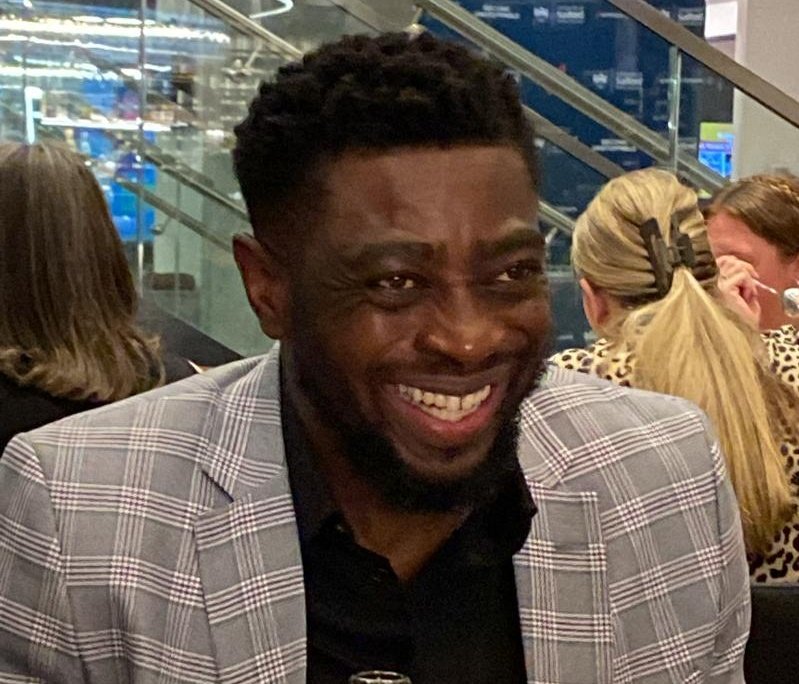 UniOSalfordTNA's tweet photo. Incredibly proud of our #Apr22 #TNA Oriyomi @yomichillout being awarded #Apprenticeoftheyear  @UoS_Apprentice awards for his contributions to practice &amp; our programme. We echo his brilliant words below &amp; are so proud of our #TNAs across all cohorts &amp; organisations #TNAmagic 💛 https://t.co/TdEHYJHhu5