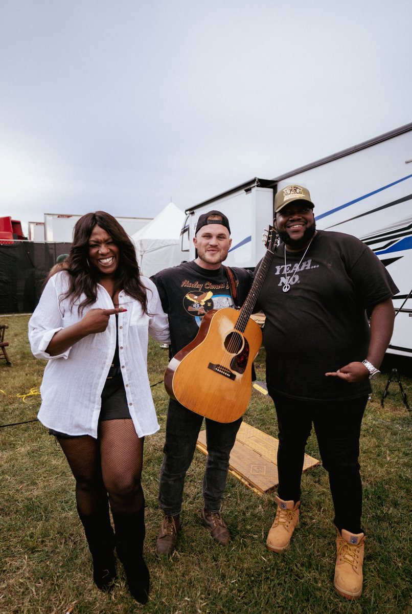 warandtreaty's tweet photo. Thank you @zachlanebryan for allowing us to be a part of your journey. Looking forward to sharing the stage with you out on your stadium tour this summer!

Thank you to all of you helped “Hey Driver” reach certified platinum!

Love 
Michael 💪🏾 &amp; Tanya 💋 https://t.co/uhYZlBWIgo
