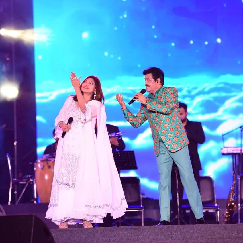Type your favourite song by this melodious Jodi…❤️

#AlkaYagnik #UditNarayan #Bollywood #songs
<a href="/thealkayagnik/">Alka Yagnik</a> <a href="/RealUditNarayan/">Udit Narayan jha</a>