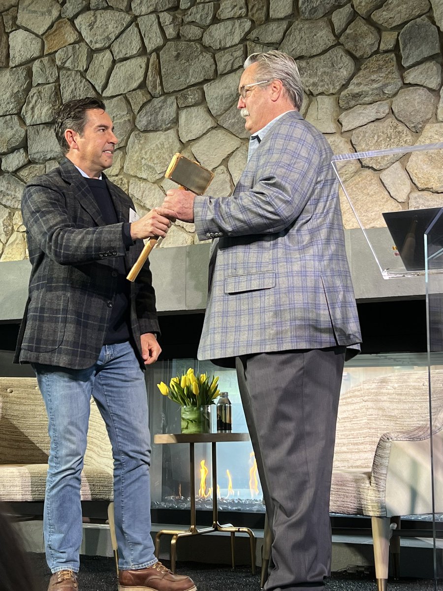 Passing of the bing hammer from outgoing Chair Andy Erickson to Incoming Chairman of @NapaVintners Cyril Chappellet! Congratulations Cyril! #chappellet #napavalley #napavintners