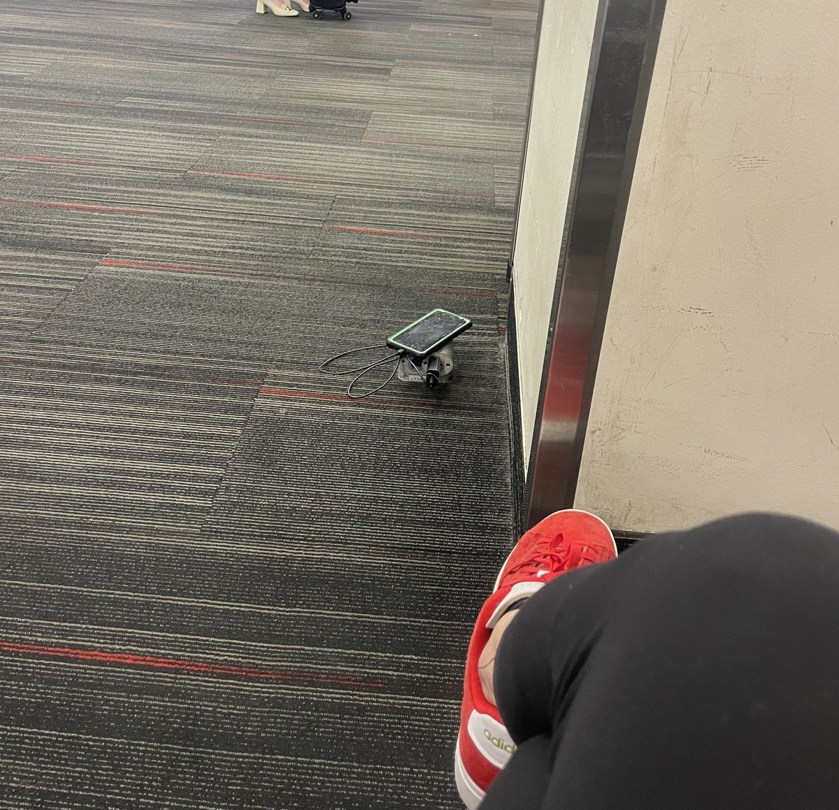 dmurr12's tweet photo. I’m protecting this shattered phone with my GD life https://t.co/HuRps9wFWt