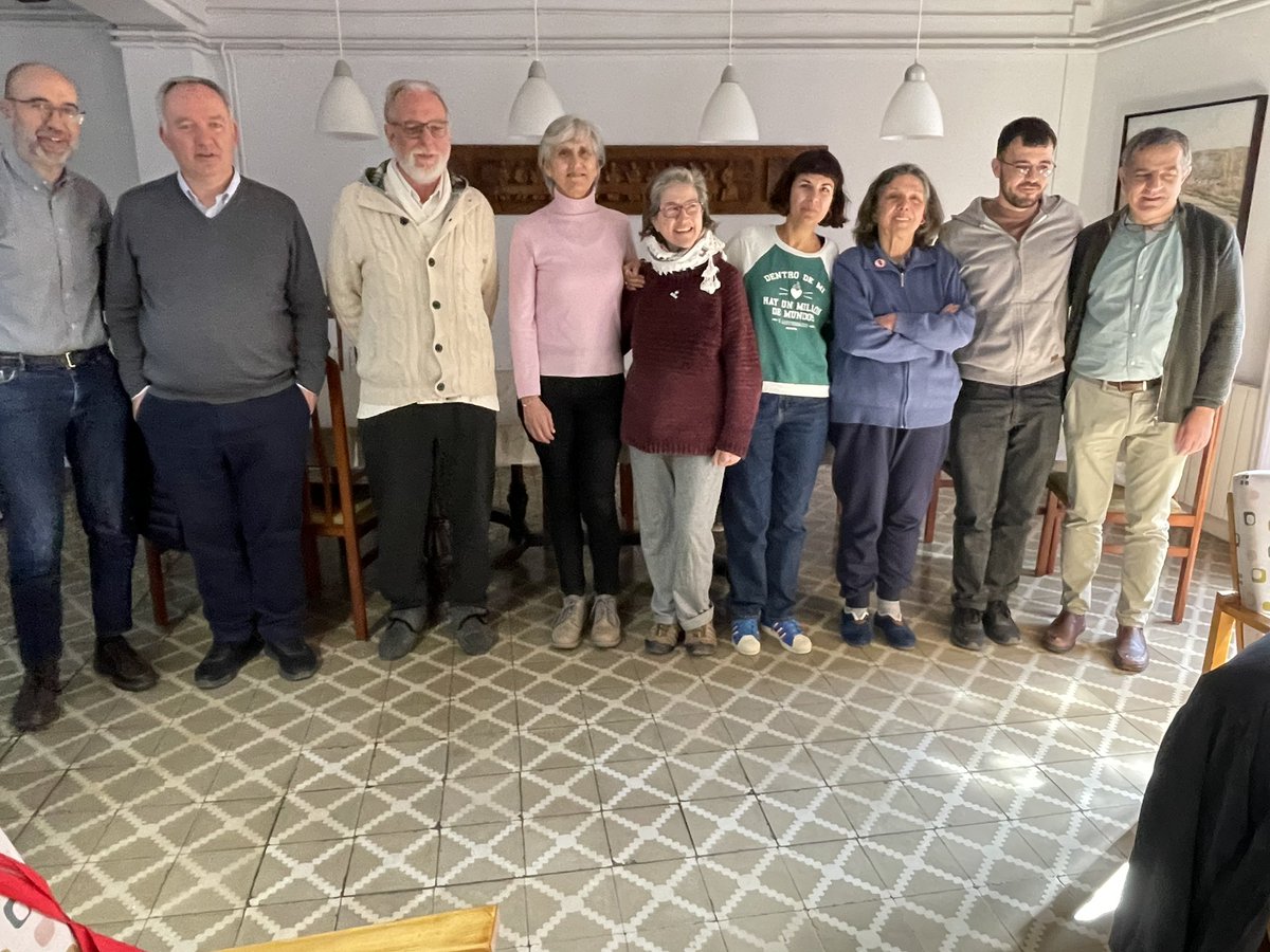 CiJusticia's tweet photo. Avui hem visitat a @MigraStudium les companyes Gabriela Serra, Llum Mascaray i Martí Olivella en el seu 7e dia de vaga de fam per la pau a Palestina. Els hi em transmès la nostra solidaritat i suport. #FamdePau https://t.co/ufYX6Fmk84