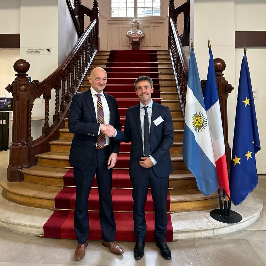 Estamos trabajando en un acuerdo con el <a href="/INSP_Fr/">INSP - Institut national du service public</a> para intercambiar conocimientos sobre nuestros programas de formación en gestión. El Institut national du service public comparte con nuestra Escuela Federal de Desarrollo el objetivo de la formación de líderes para el futuro.