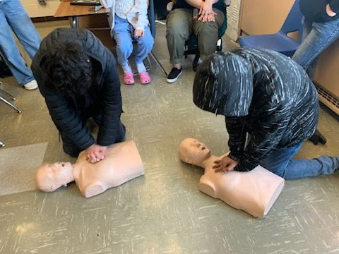 EWirtzberger's tweet photo. Week 2 of Careerpalooza for our @Seneca_FA focused on careers in healthcare 🩺🩻🏥  Heard from firefighters, respiratory therapists, nurses, drs, physical therapists, &amp; athletic trainers. Also toured the @Seneca_High lab &amp; learned CPR ❤️💛 #SenecaSoars #YouCantBeItIfYouCantSeeIt https://t.co/DgvGXd6duM