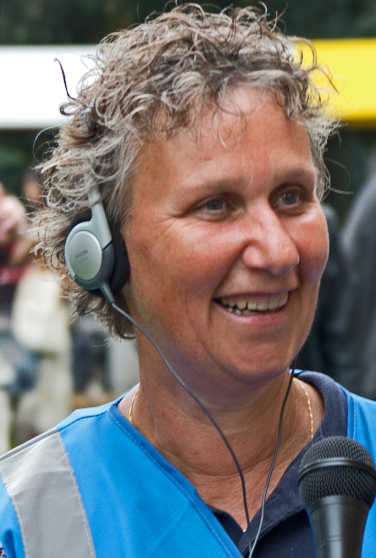 Optocht der Rossumdaerpers is live te volgen via Radio 794 dlvr.it/T2VV0f