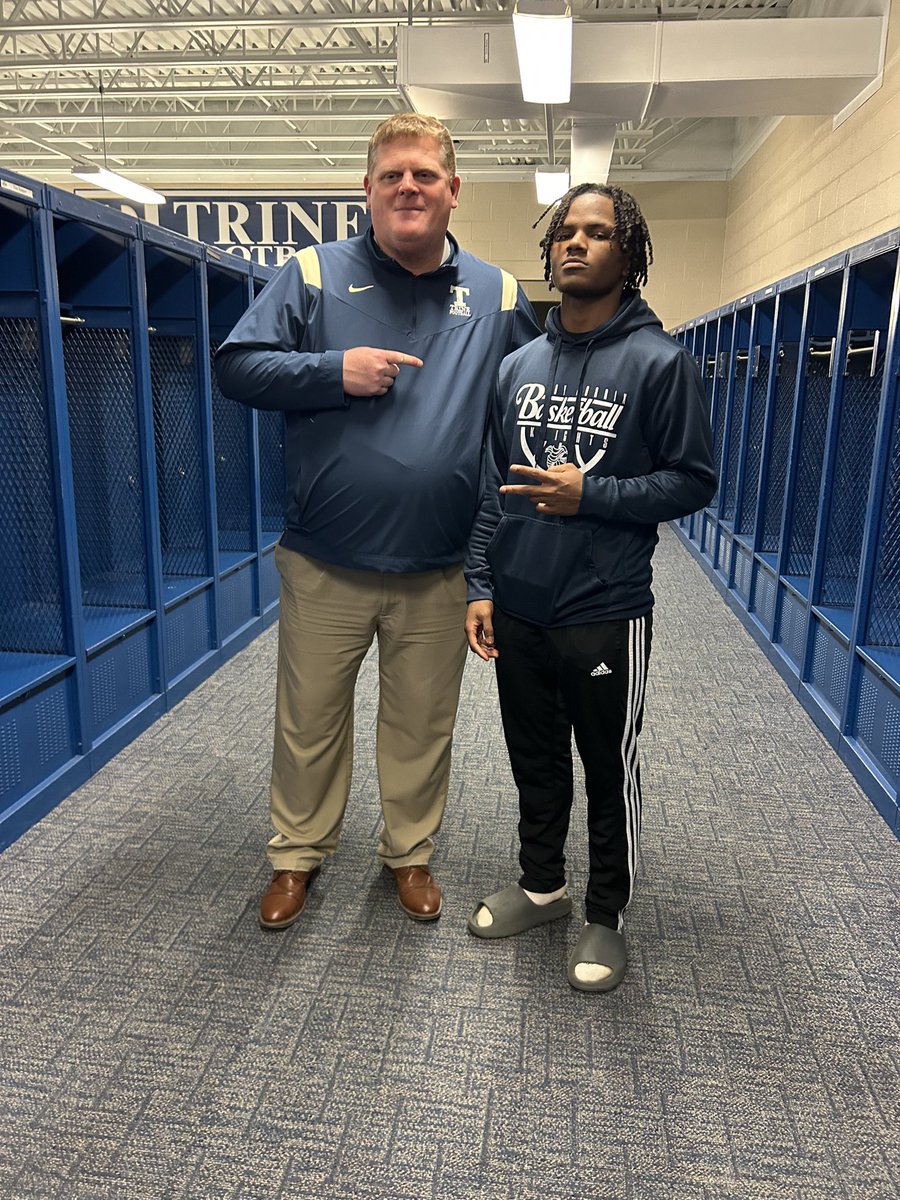 rashad2Waller's tweet photo. I had an amazing visit at @TrineThunderFB meet some of there guys and all of the coaches it’s a great program and i wish to come back sometime! @CoachAbbs https://t.co/ZFz9CX54dz