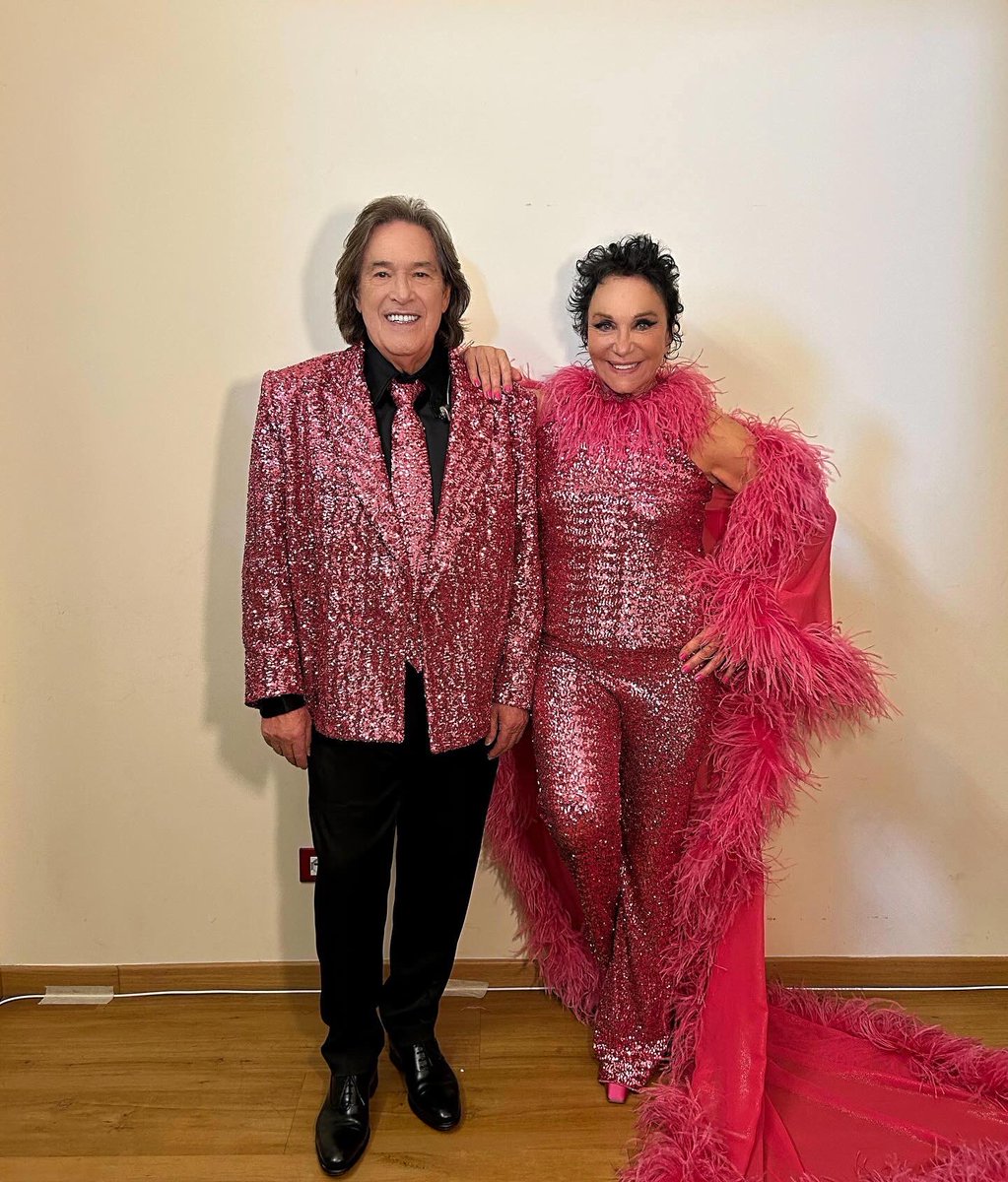 iricchiepoveri's tweet photo. On Thursdays we wear pink 💋

Grazie per tutto l’affetto che ci state regalando in questi giorni! 

A&amp;A

#Sanremo24 https://t.co/H1j6DqYhzw