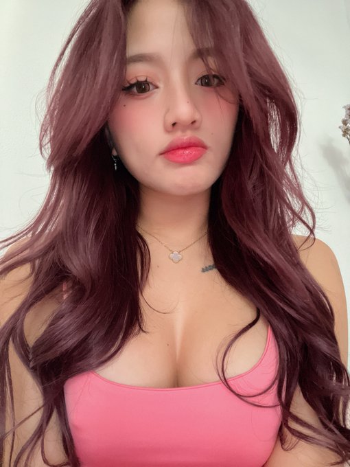 the selfies 🤭 https://t.co/rT8SRLjFGQ