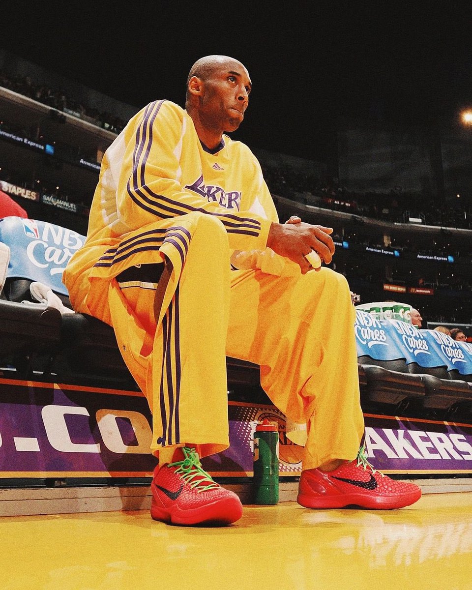 🚨GIVEAWAY: In celebration of Kobe Bryant's statue unveiling we are giving away the Nike Kobe 6 Protro 'Reverse Grinch.'🚨

How to enter:
✅️ Follow <a href="/kickscrew/">KICKS CREW</a>
✅️ Retweet
✅️ Reply your favorite Kobe moment

Full Details: bit.ly/3HTteMy