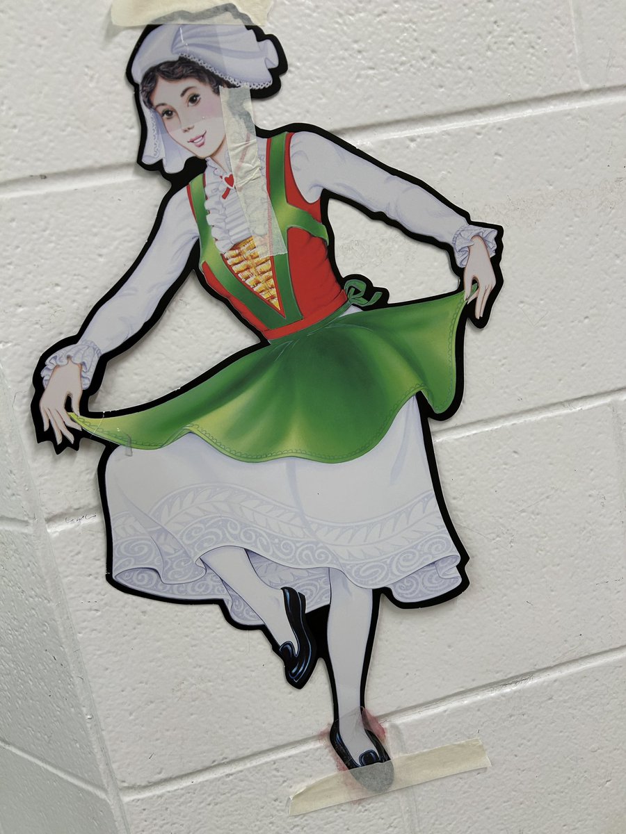 MrsBreenClass's tweet image. Scenes from the chaos before Carnevale…