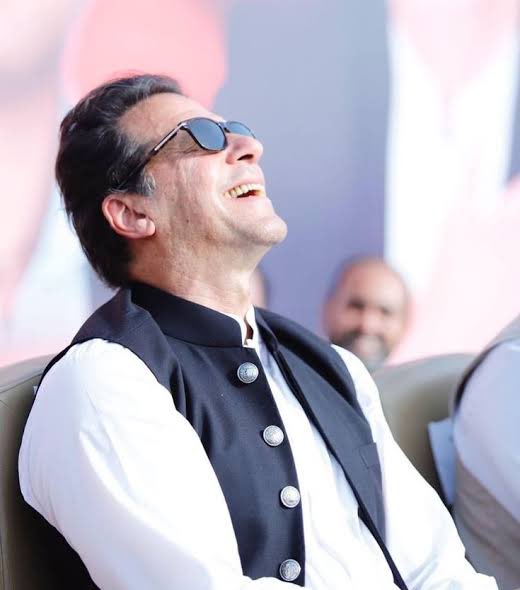 Bilal07x's tweet photo. Imran khan ki jeet is mulk ki jeet ha in sha Allah wrna ham pagal nhi rat k 4bje b jag rhy hen 👑 #ImranKhanPTI #Elecciones2024 #ElectionResult #Ptiwon @ImranKhanPTI @ImranRiazKhan @PTIofficial https://t.co/dFXCQhXCrM