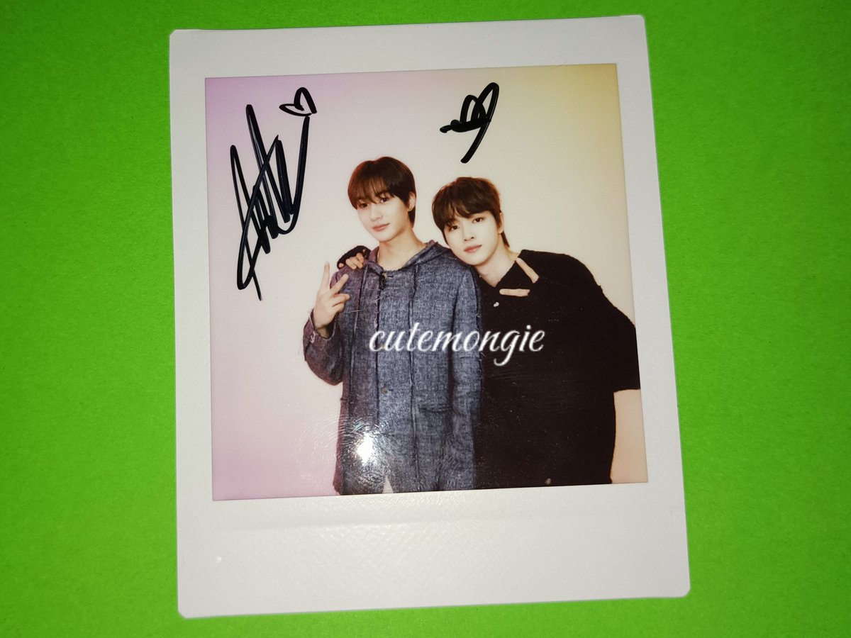 cutemongie's tweet photo. My chanchanz signed pola ๐
#SpeedChallenge_RIIZE #RIIZExhello82 #RIIZE #hello82 #headnshoulders https://t.co/QdumLMXFp7
