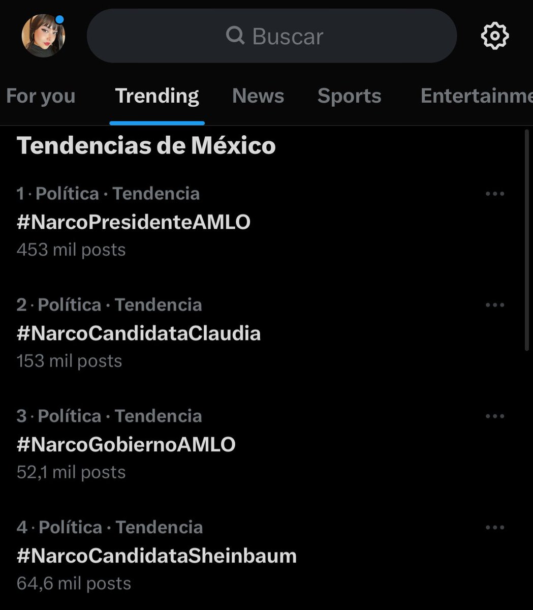 GlodeJo07's tweet photo. Felicidades señor @lopezobrador_ sí está haciendo historia.
Zacatecas 
Guanajuato
Veracruz
Guerrero
Nuevo León 
Tijuana
Baja California
Tamaulipas
Michoacán
Sumidos en una ola incontrolable de violencia e inseguridad, el resto del país pisándoles los talones, el narco operando impunemente  y las benditas redes sociales se lo reconocen, señor.