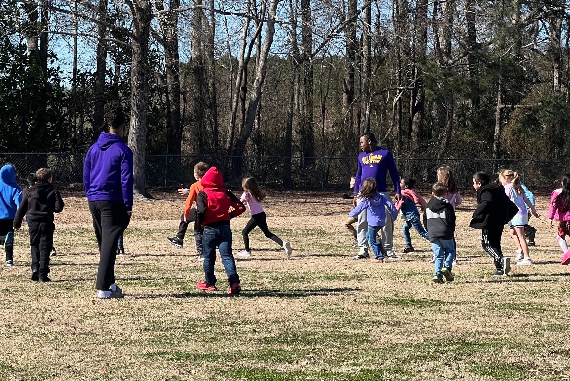 This week, in partnership with @PPSPittCo , 12 Team Boneyard ECU student-athletes visited 8 schools across Pitt County. From reading to tag, they had a blast with the kids! 📚 🏃‍♂️ A huge thank you to our donors and partners at Parents for Public Schools of Pitt Co. for making…