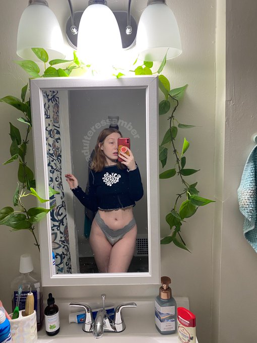 it&rsquo;s thirsty thursday &amp; im parched after a whole day of teasing myself n editing porn https://t.co/y