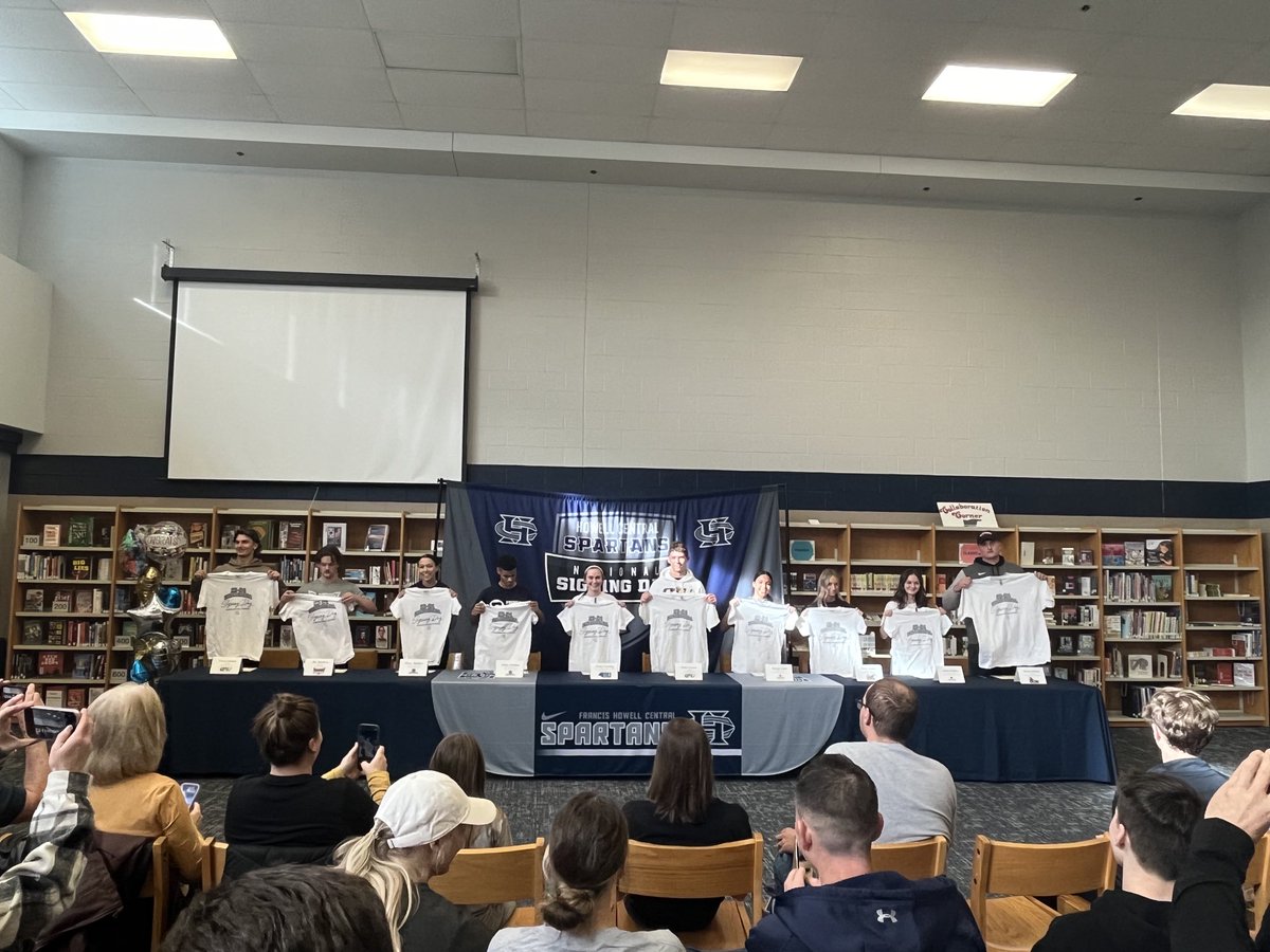 Harris_Mgmt's tweet photo. Stay tuned for all of the individual pictures from yesterday’s #FHCSigningDay2024!!  

We celebrated TEN. #SignedSPARTANS giving the #FHCClassOf2024 a total of EIGHTEEN to date!! https://t.co/D5QRIgRN52
