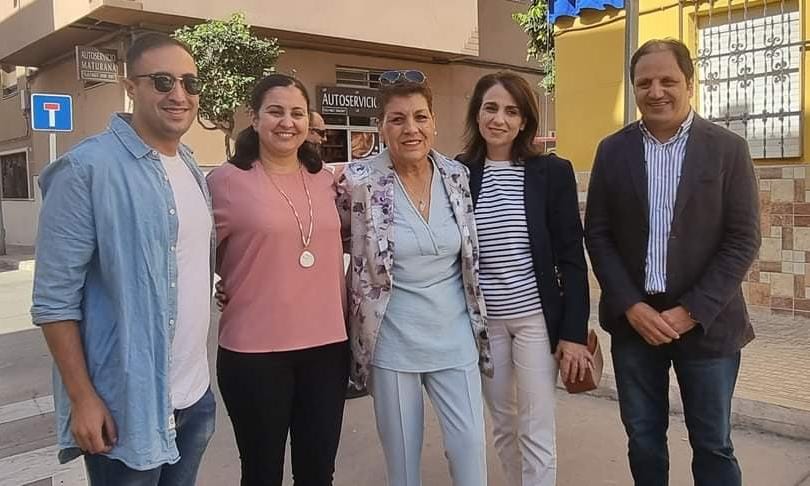 Nunca podríamos haberle devuelto a Yamina Mizzian todo lo que ella le dio a Melilla.

Primera en muchas cosas, entre ellas, ser la 1° matrona rifeña en nuestra ciudad. Rompió techos de cristal y dejó una estela que muchas seguirían.

Nuestras condolencias a familia y amigos.
