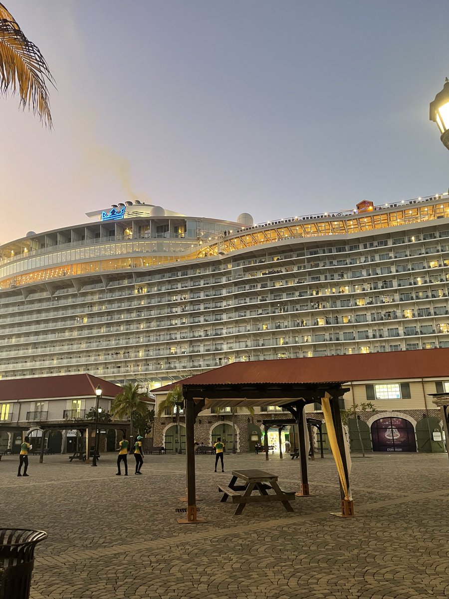 Enjoying the evening vibes #SymphonyoftheSeas #FalmouthJamaica #Jamaica #cruiseship #cruise #cruiselife #travel #ship #cruises #cruising #cruiseships  #royalcaribbean #vacation #sea    #cruiser