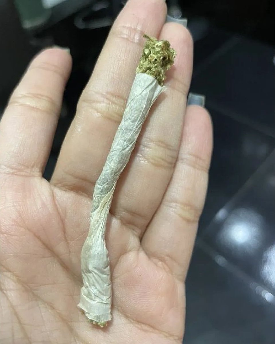 SPACECANNABIS's tweet photo. Qual o nome disso ? https://t.co/TcJemJ8KUN