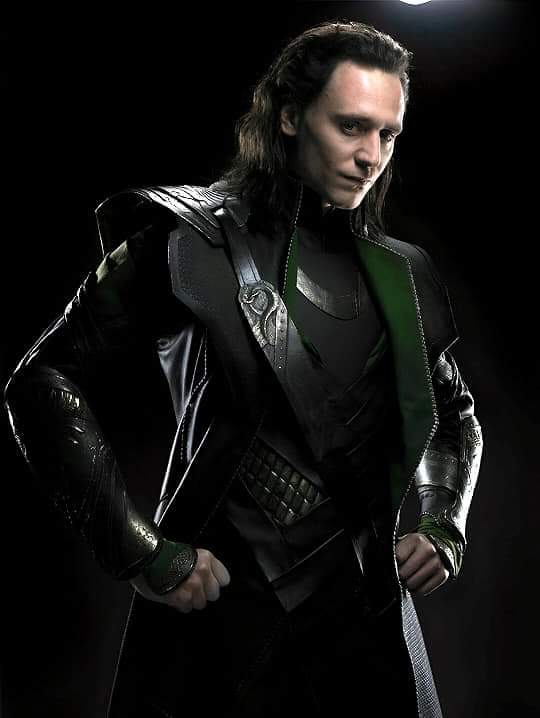 gloriosoucm's tweet photo. loki do filme dos vingadores com o cabelo de thor mundo sombrio?!?!?? AMEI 😭💚 https://t.co/yZpB7KYh1h