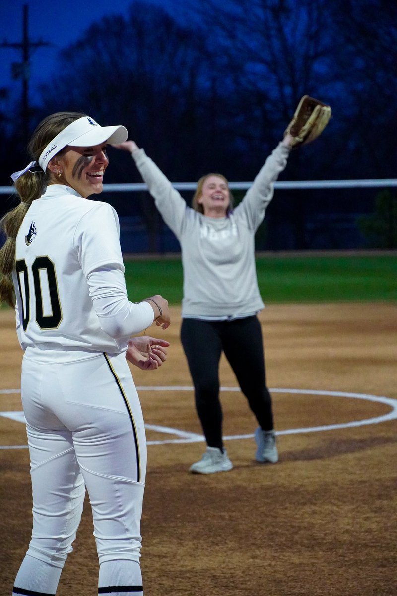 SoConSports's tweet photo. And just like that 𝒉𝒊𝒔𝒕𝒐𝒓𝒚 𝒉𝒂𝒔 𝒃𝒆𝒆𝒏 𝒎𝒂𝒅𝒆 | @WoffordSoftball x #SoConSB 
-
Shoutout to the Terriers for their first game in program history 🤩 https://t.co/cX1UAOaZrg