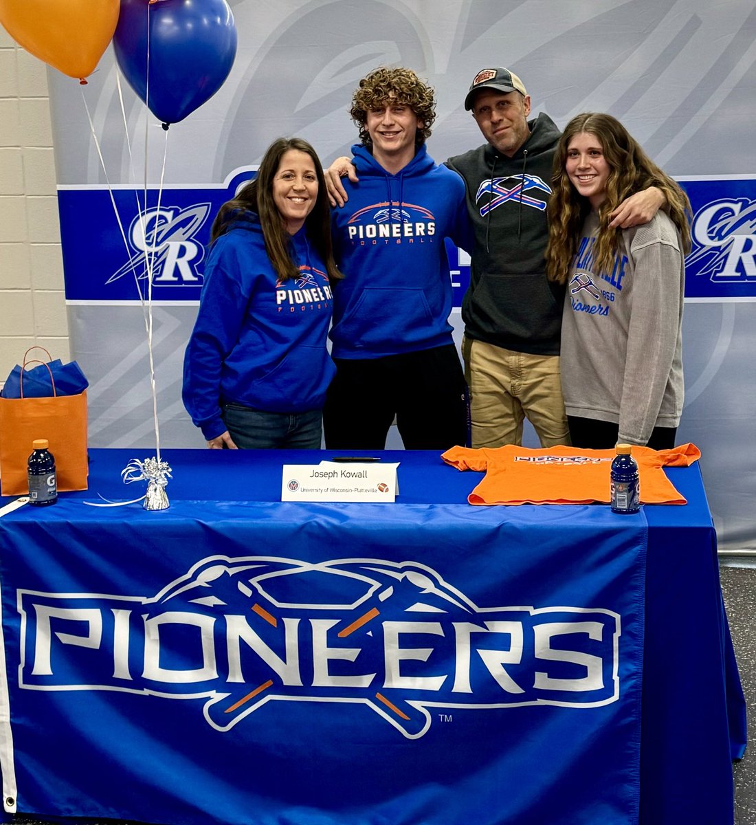 Thank you to all my friends, family, and coaches who made it out to signing day. So thankful to be Swinging The Axe these next four years!⚒️🔵🟠
<a href="/UWPlattFootball/">UW-Platteville Football</a> <a href="/CoachSheehan12/">Patrick Sheehan</a>  <a href="/Ryan_Munz/">Ryan Munz</a> <a href="/CHSFootball100/">Central Rockets - Football</a> <a href="/uwplatteville/">UW-Platteville</a> <a href="/uwp_pioneers/">UW-Platteville Athletics</a> <a href="/AthleticsRocket/">CHS Rocket Athletics</a> <a href="/Coach_Yos/">Brian Iossi</a>