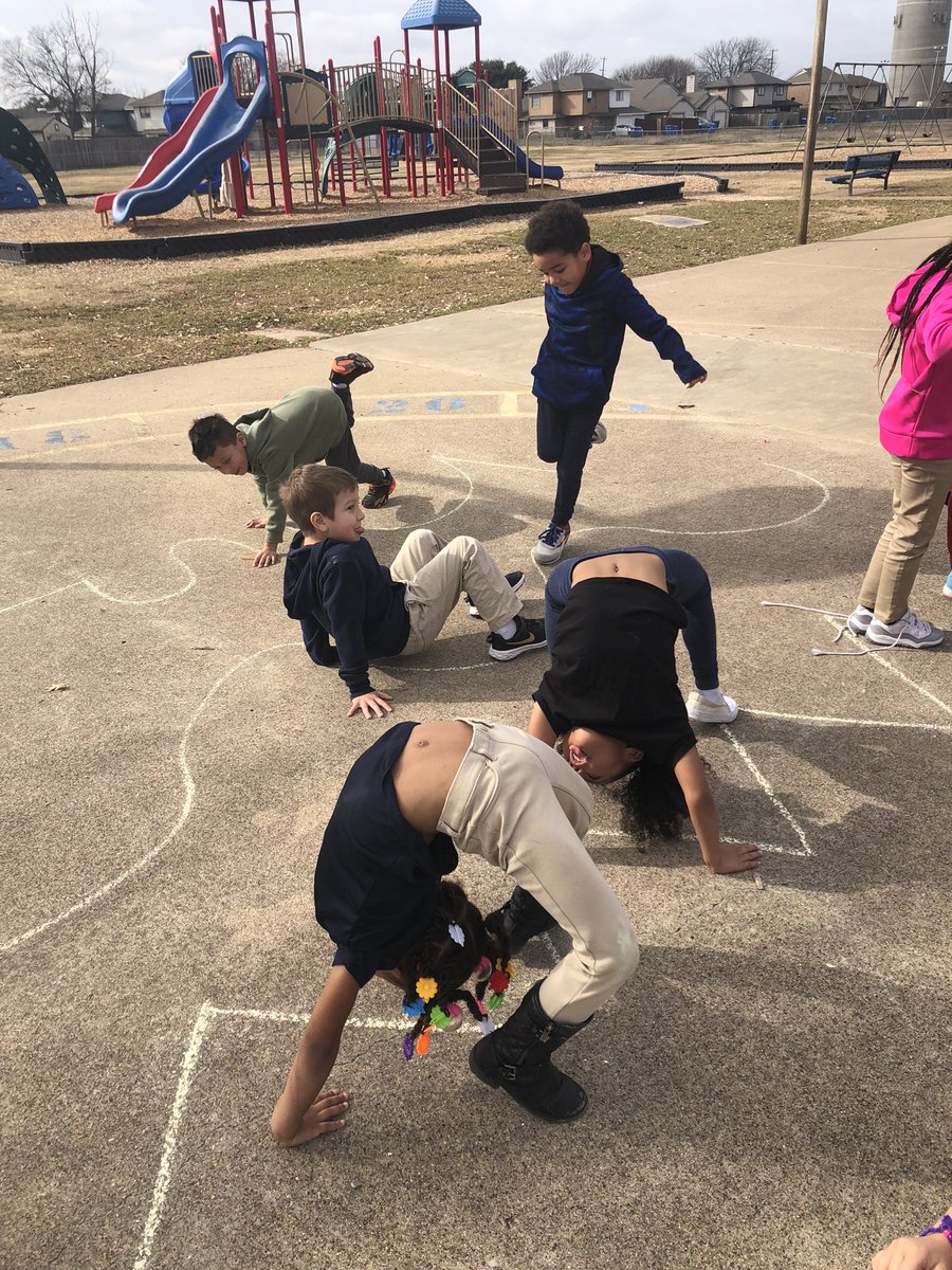 BrittneyHager7's tweet photo. All the ways we can move♥️. #GISDscience @Herfurth_Bronco @GISDTLD https://t.co/hVsbxQ27Pu