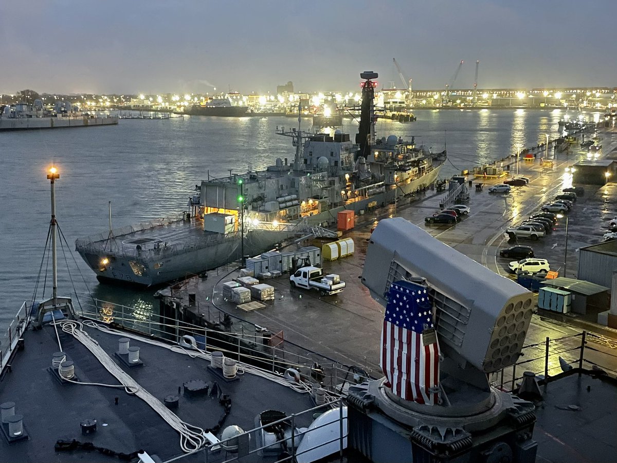 The @USSGunstonHall arrives in Portsmouth welcoming members of HMS Kent for a tour. Star Spangled Guided Missile Weapon System armed with the Rolling Airframe Missile in the foreground