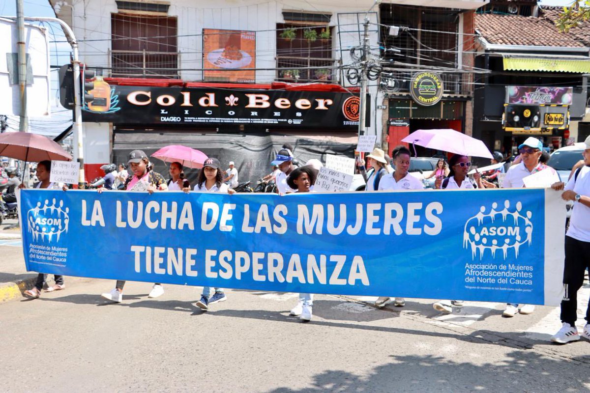 renacientes's tweet photo. En Santander de Quilichao nos movilizamos junto a la @ASOM_CAUCA para respaldar el gobierno popular y legítimo de @petrogustavo y @FranciaMarquezM “El Gobierno Popular se respeta” Carajo! ✊🏾🔥👩🏾🦱
Por la #Paz y la #Dignida https://t.co/IJQapdn3R1