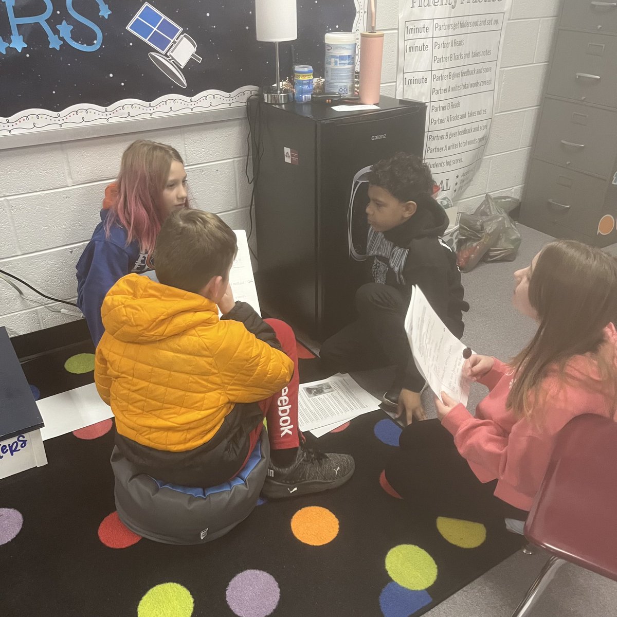 WBESbears's tweet image. Accountable talk in @mrs_okert ‘s class! 
#OneNextThing #BetterLesson @FriendsofORS @kcmiller0612 @mkosko73 @ORSchools @BetterLesson 
#TheStandardistheStandard 👑🐻 
#Integrity