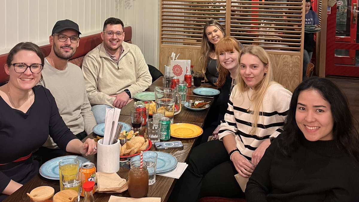 BirkhoelzerS's tweet photo. Widening participation in Cardiovascular research
🧑🏫Faculty dinner #Oxford
Thanks to the support @TheBHF @Pastest @medmastery @BrJCardiol
30 Sixth Form Pupils from @DidcotGirls will explore research @RDMOxford #OCMR https://t.co/QKoHrtqE5q