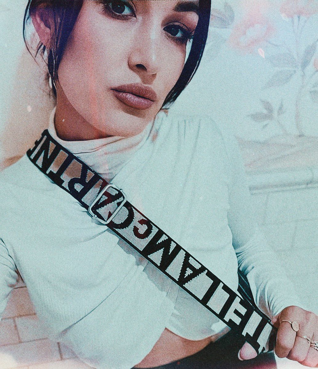 ⠀ ⠀ ⠀⸻ ⠀ a  coffee  and  selfie  kinda  day