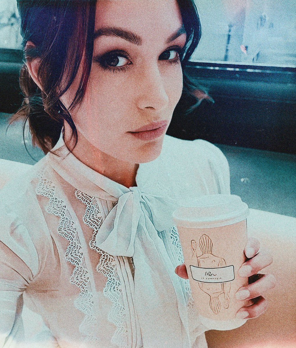 BELLAINTHEMODE's tweet photo. ⠀ ⠀ ⠀⸻ ⠀ a  coffee  and  selfie  kinda  day https://t.co/ACEWudoCZs