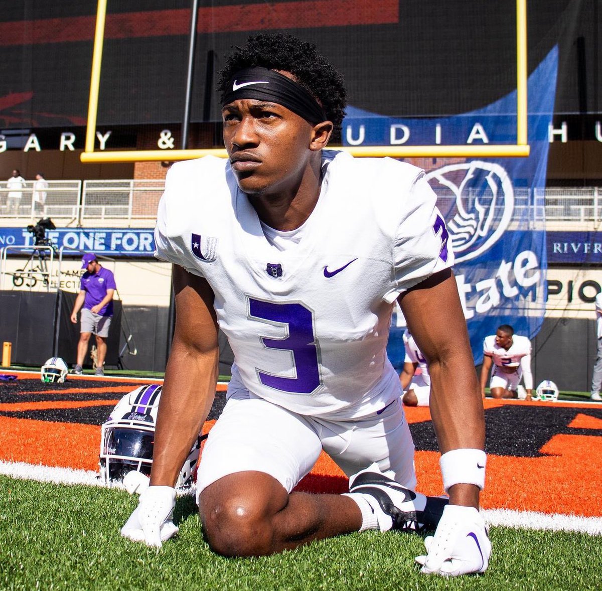 #AGTG After a great conversation with <a href="/Keith_Scott05/">KsRecruitingTalk</a> I am blessed to receive an offer from University Central Arkansas 🐻 💜  <a href="/UCA_Football/">𝗨𝗖𝗔 𝗕𝗘𝗔𝗥𝗦 𝗙𝗢𝗢𝗧𝗕𝗔𝗟𝗟</a> <a href="/CoachKre/">Kre Trammell</a> <a href="/CoachRBolden/">Rodney Bolden II</a> <a href="/adamgorney/">Adam Gorney</a> <a href="/cbosket15/">Cj Bosket</a> <a href="/NathanBrownUCA/">Nathan Brown</a> @TrueBuzzFB <a href="/RickeyBrownJr3/">Coach Brown</a>