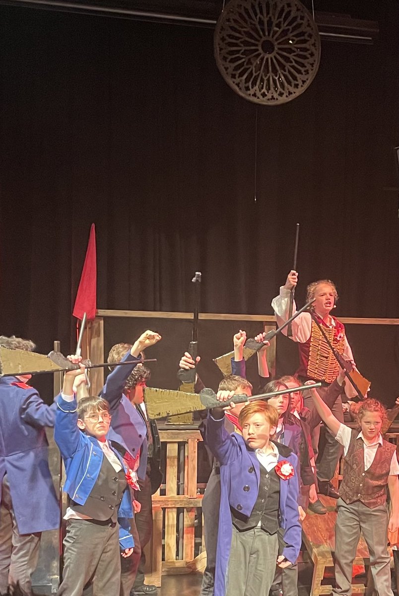 Staffaburdon's tweet photo. Blown away by Les Miserables tonight . Absolutely incredible performances, cast and whole team involved . https://t.co/KZhMRp9clK